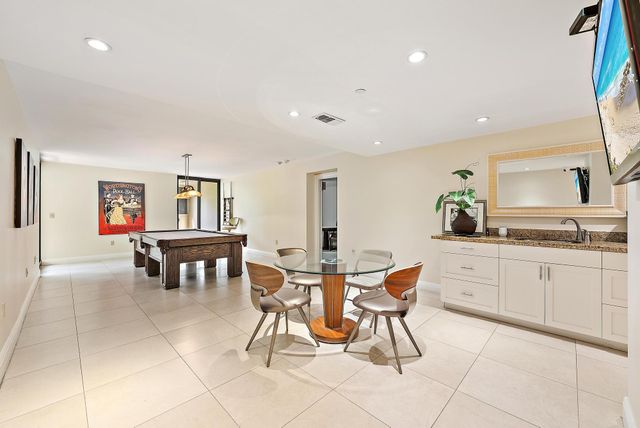 5070 N Ocean Dr 5b, Singer Island, FL 33404