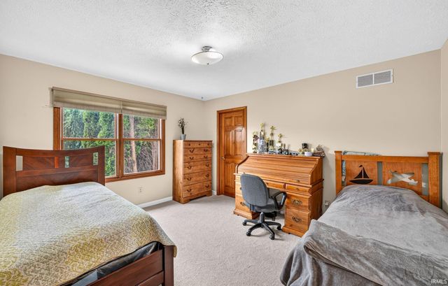 52103 Brendon Hills Drive, Granger, IN 46530