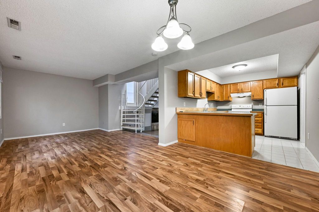 5563 E Bavarian Pass, Fridley, MN 55432 — photo 2