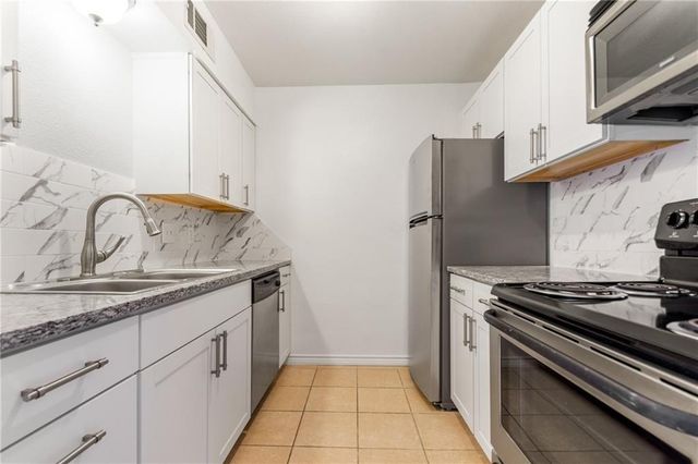 400 W 35th. ST 103, Austin, TX 78705