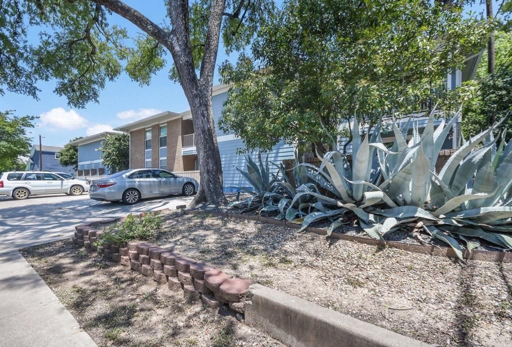 400 W 35th. ST 103, Austin, TX 78705