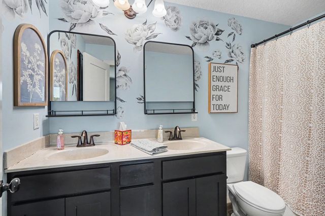 707 Hickory Street SW, Isanti, MN 55040