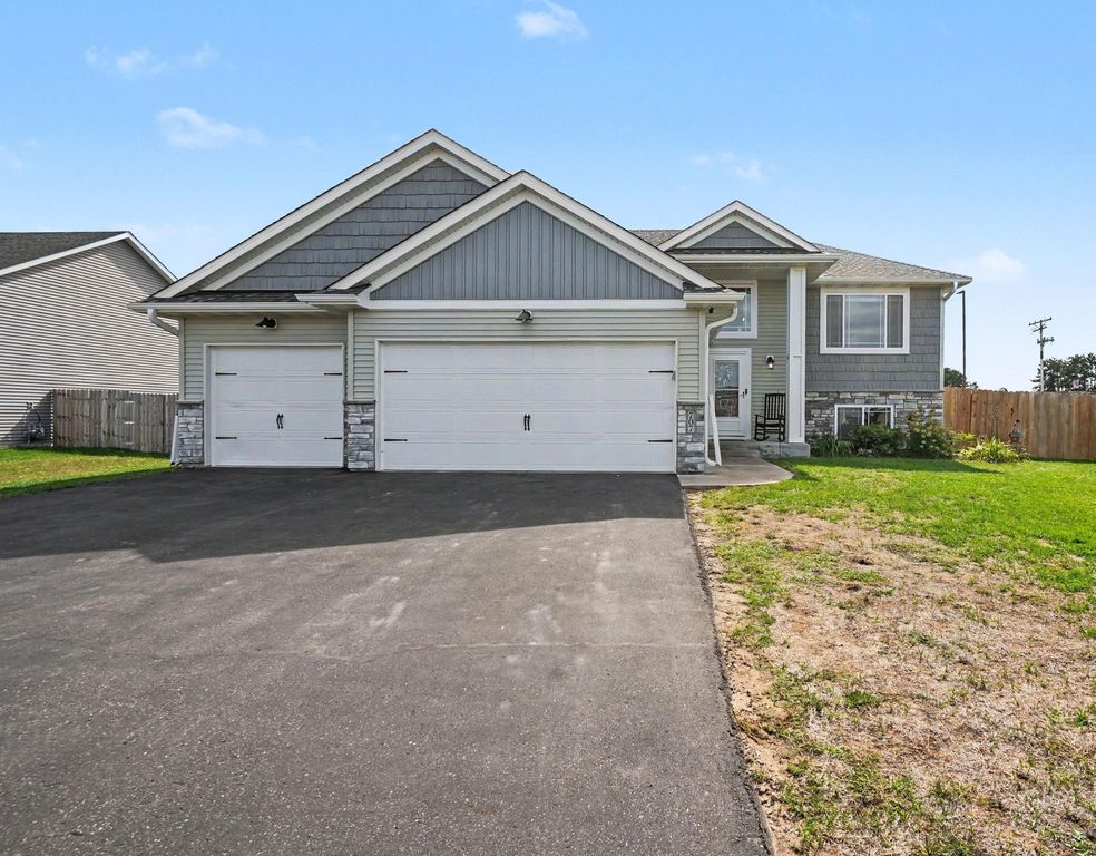 707 Hickory Street SW, Isanti, MN 55040 — photo 2