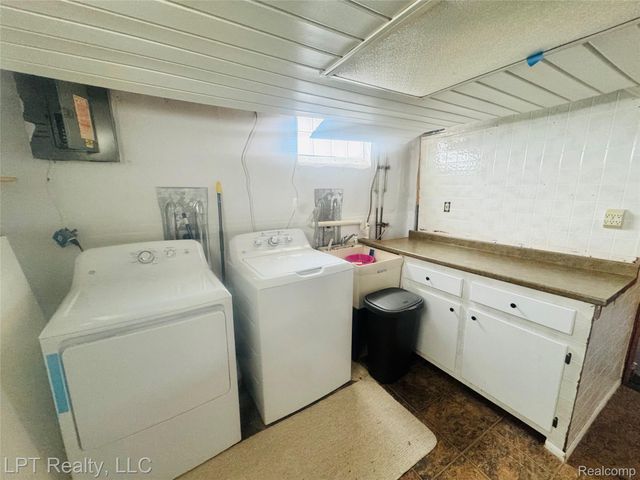 3078 Chandler Avenue, Lincoln Park, MI 48146
