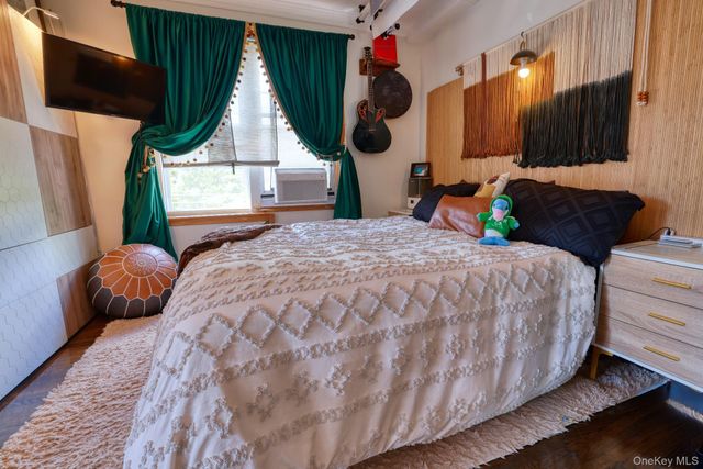 1855 21st Drive, Astoria, NY 11105