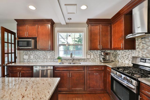 258 Canyon Drive, Columbus, OH 43214