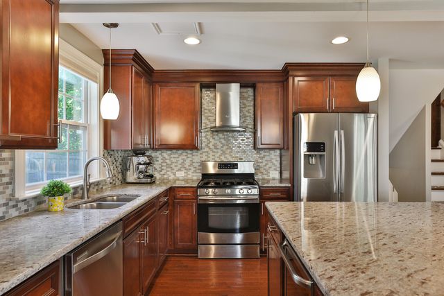 258 Canyon Drive, Columbus, OH 43214