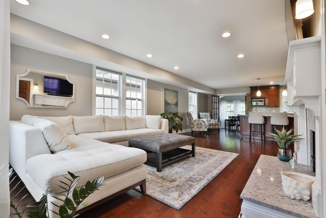 258 Canyon Drive, Columbus, OH 43214