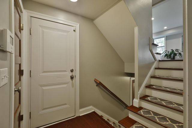 258 Canyon Drive, Columbus, OH 43214