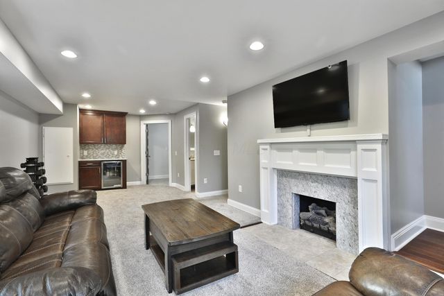 258 Canyon Drive, Columbus, OH 43214