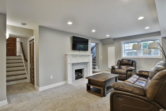 258 Canyon Drive, Columbus, OH 43214