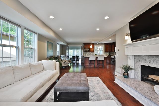 258 Canyon Drive, Columbus, OH 43214