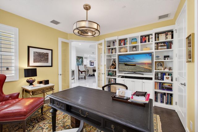 155 Tresana Boulevard 105, Jupiter, FL 33478