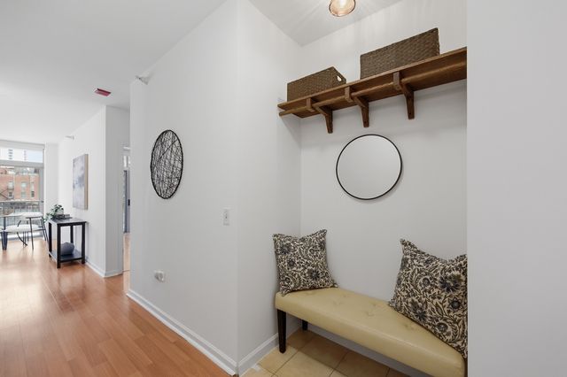 600 N DEARBORN Street 809, Chicago, IL 60654