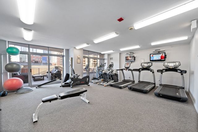 600 N DEARBORN Street 809, Chicago, IL 60654