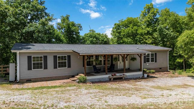 174 Little Pine Drive, Smyrna, SC 29743