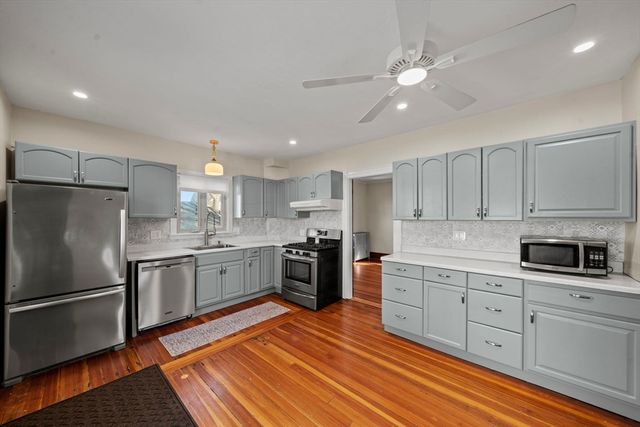 7 Sweetser Ave, Reading, MA 01867