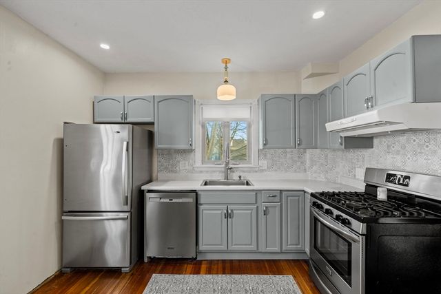 7 Sweetser Ave, Reading, MA 01867