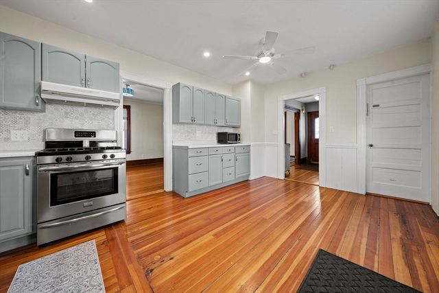 7 Sweetser Ave, Reading, MA 01867