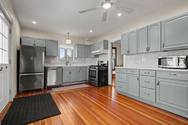 7 Sweetser Ave, Reading, MA 01867