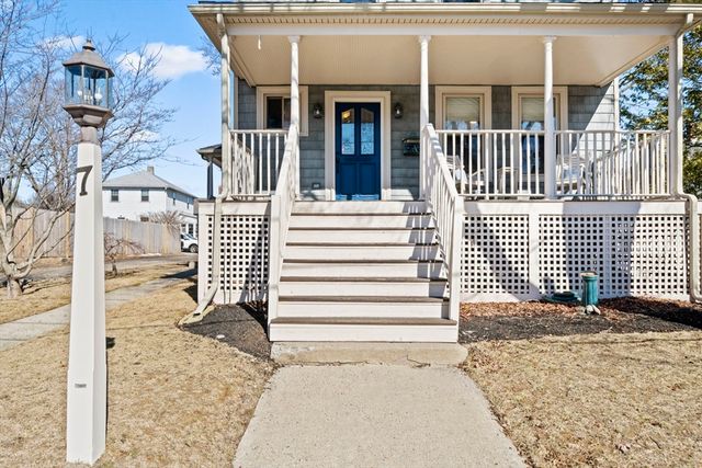 7 Sweetser Ave, Reading, MA 01867