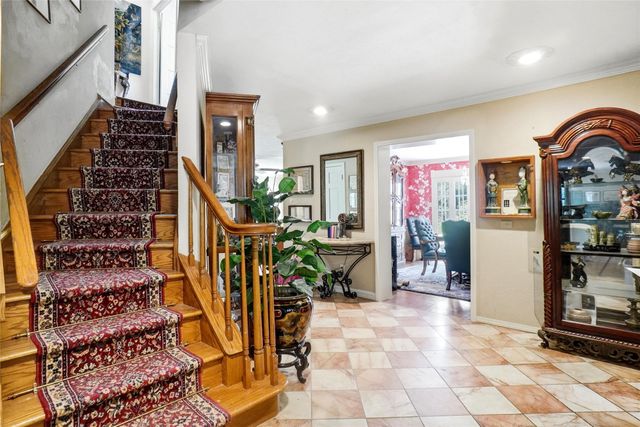 2011 Ridgemont Court, Arlington, TX 76012