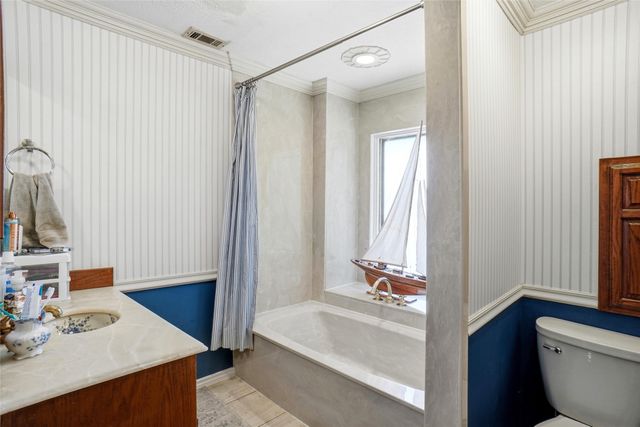 2011 Ridgemont Court, Arlington, TX 76012