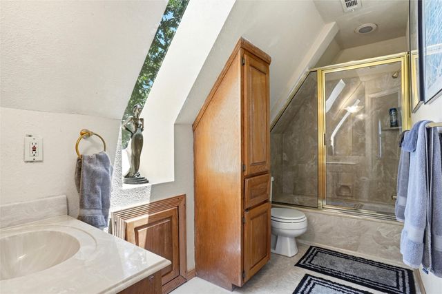 2011 Ridgemont Court, Arlington, TX 76012