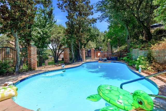 2011 Ridgemont Court, Arlington, TX 76012