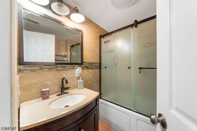 507 Cedarbrook Ave, South Plainfield Boro, NJ 07080