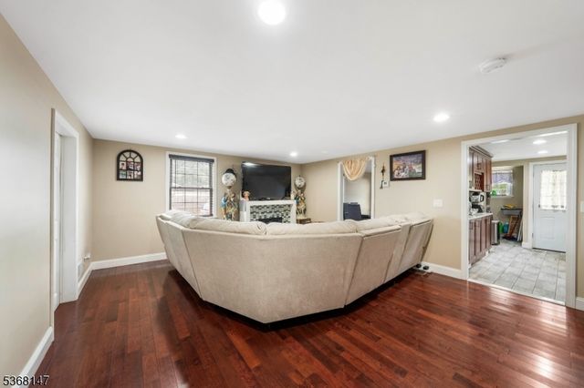 507 Cedarbrook Ave, South Plainfield Boro, NJ 07080