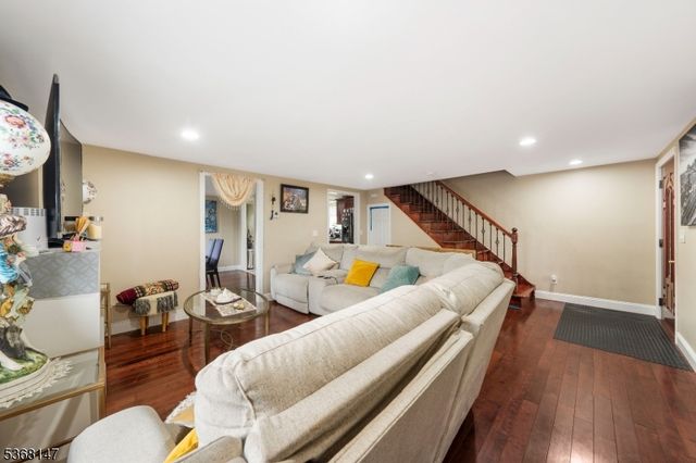 507 Cedarbrook Ave, South Plainfield Boro, NJ 07080