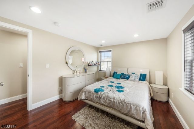 507 Cedarbrook Ave, South Plainfield Boro, NJ 07080