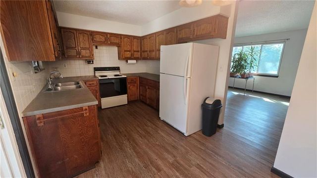 807 Conistor Lane, Liberty, MO 64068