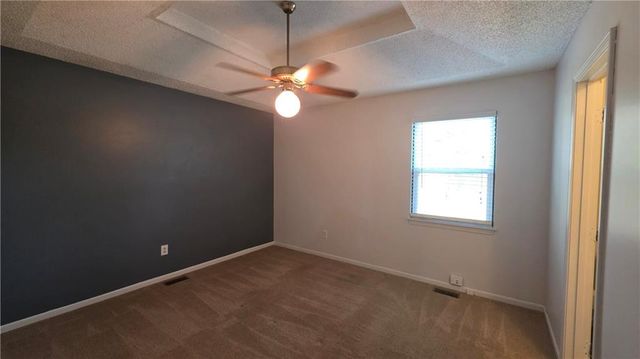 807 Conistor Lane, Liberty, MO 64068