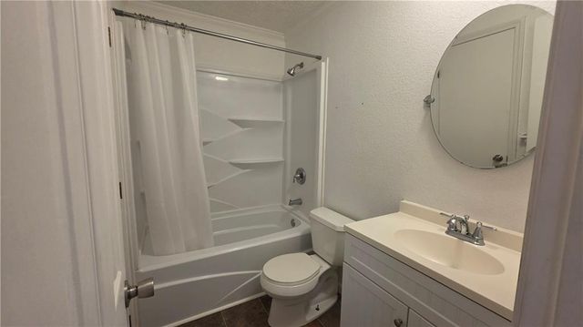 807 Conistor Lane, Liberty, MO 64068