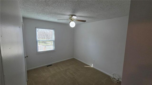 807 Conistor Lane, Liberty, MO 64068