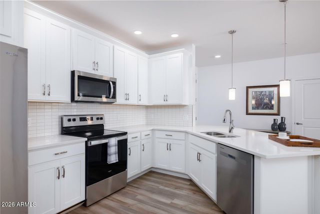 2511 W QUEEN CREEK Road 380, Chandler, AZ 85248