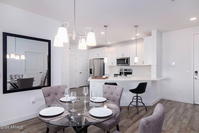 2511 W QUEEN CREEK Road 380, Chandler, AZ 85248