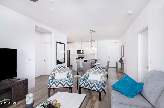 2511 W QUEEN CREEK Road 380, Chandler, AZ 85248