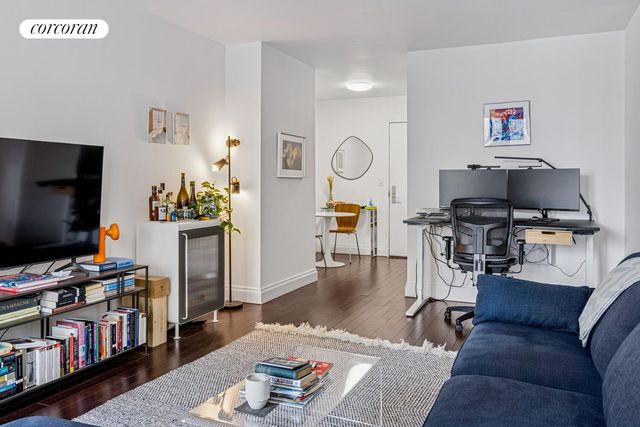 212 E 47th St Apt 15C, New York City, NY 10017