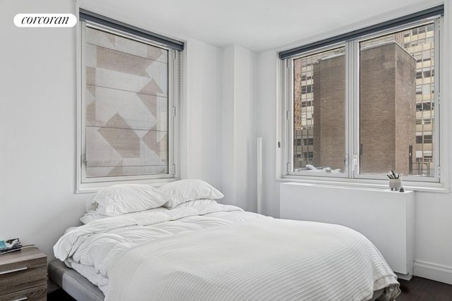 212 E 47th St Apt 15C, New York City, NY 10017