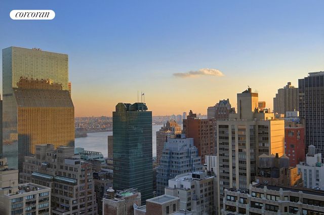 212 E 47th St Apt 15C, New York City, NY 10017