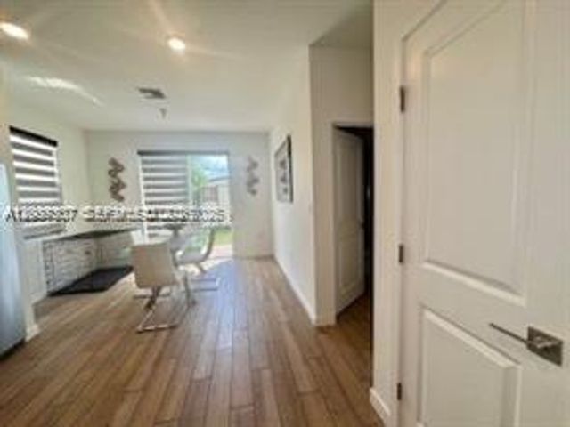 687 SE 17 Avenue, Homestead, FL 33033
