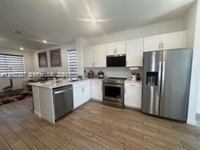 687 SE 17 Avenue, Homestead, FL 33033