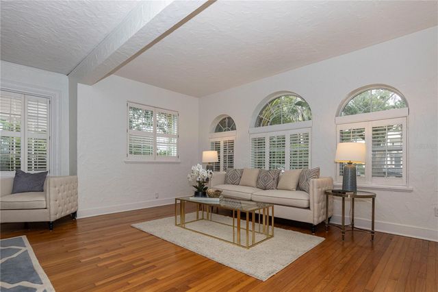 732 EDGEWATER DRIVE, Orlando, FL 32804