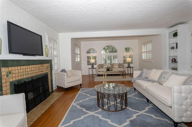 732 EDGEWATER DRIVE, Orlando, FL 32804