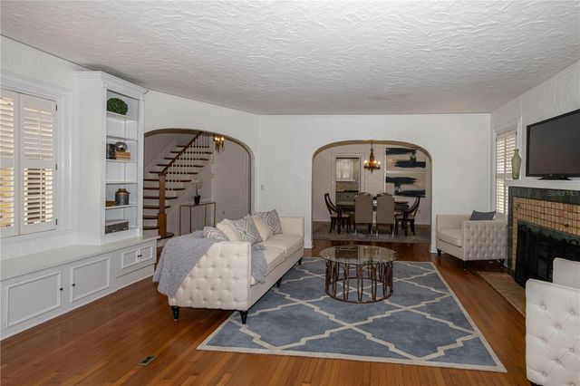 732 EDGEWATER DRIVE, Orlando, FL 32804