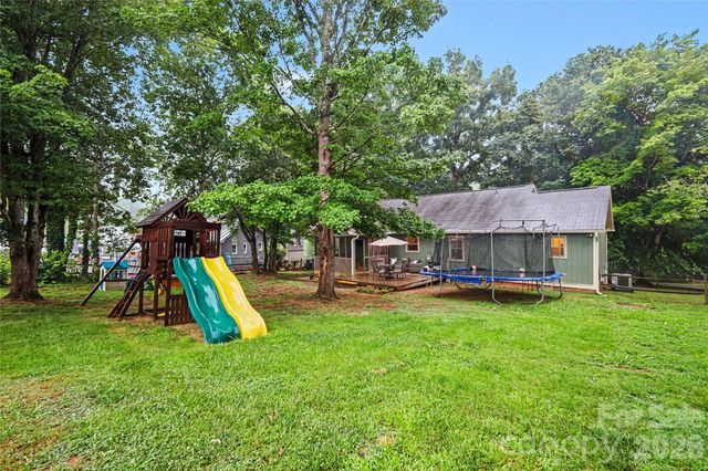 2754 Stockwood Drive, Gastonia, NC 28056