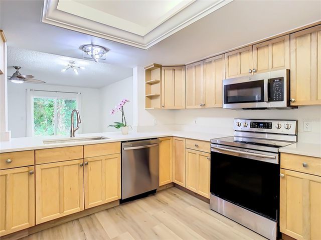 11237 CEDAR HOLLOW LANE, Tampa, FL 33618